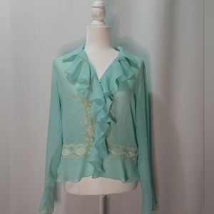 Beautiful ruffle collar blouse